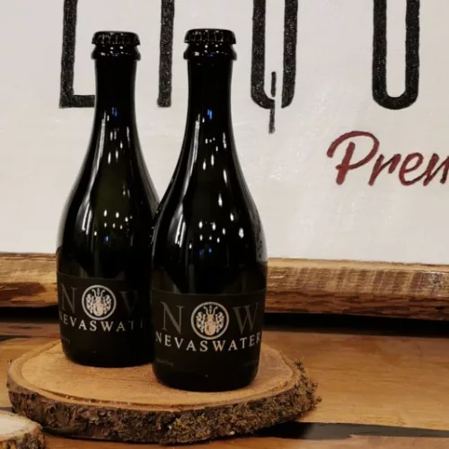 Nevas Water- Premium Cuvée Water 0,75l LUXUS sparkling water in glass