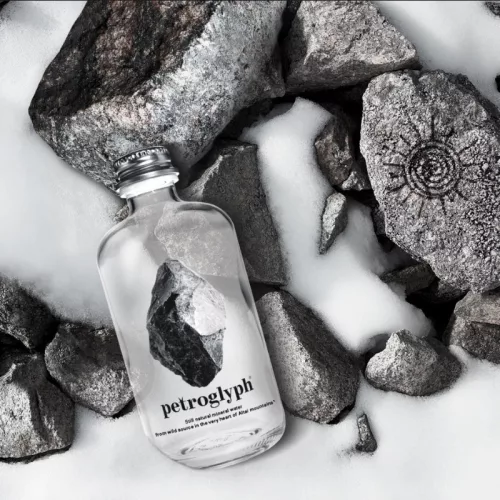 Petroglyph forrásvíz 315ml mentes üveg palackban