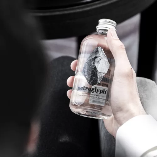 Petroglyph forrásvíz 315ml mentes üveg palackban